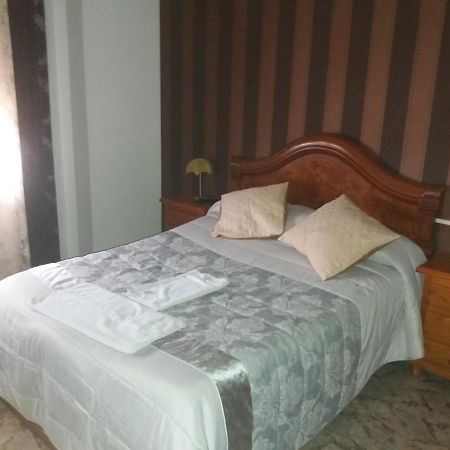 Hostal Texas 2 Fuentes de Ebro エクステリア 写真