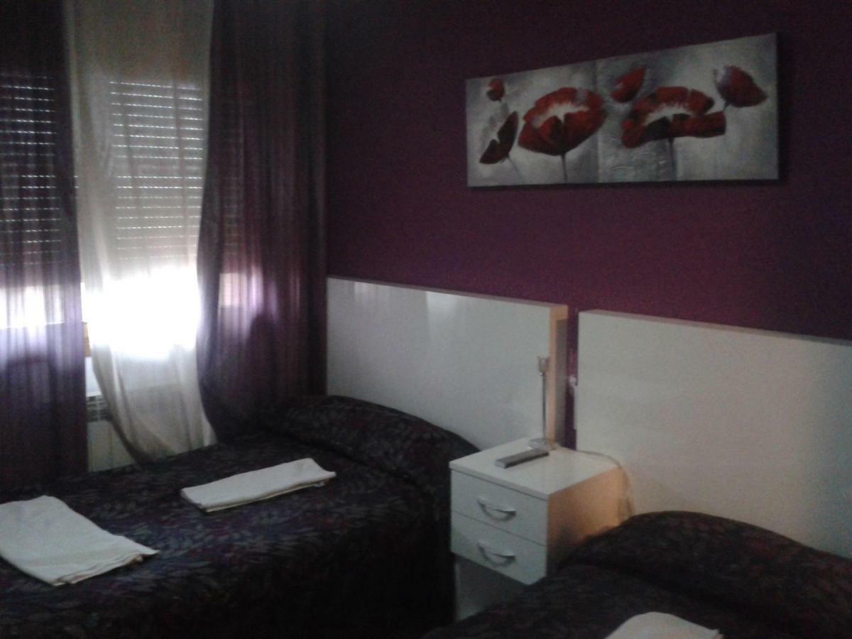 Hostal Texas 2 Fuentes de Ebro エクステリア 写真