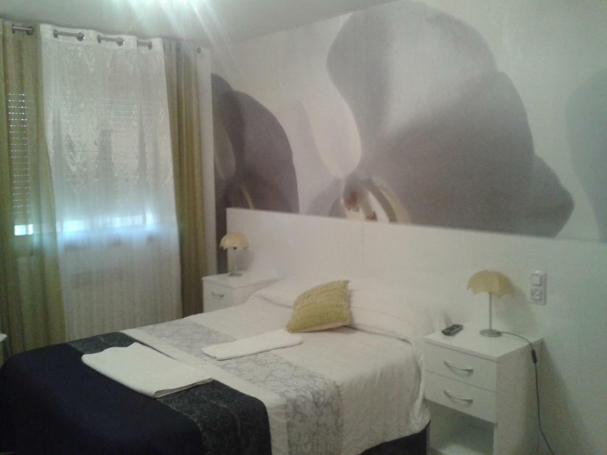 Hostal Texas 2 Fuentes de Ebro エクステリア 写真